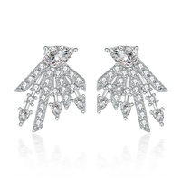 Fabricant de bijoux en gros, boucles d'oreilles clous personnalisées en argent sterling 925 plaqué rhodium avec zircon cubique taille poire