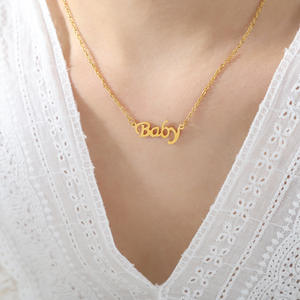 Collier avec pendentif en lettres pour femme en acier inoxydable plaqué or 18 carats personnalisé, <span class=keywords><strong>barre</strong></span> <span class=keywords><strong>de</strong></span> nom personnalisée, hypoallergénique, cadeau tendance, mode - Product Image 6