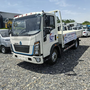 Camion diesel chinois de 2 tonnes à forte valeur ajoutée avec petit camion peu coûteux à conduite à droite - Product Image 1