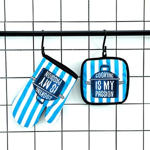 Lot de 2 maniques de cuisine <span class=keywords><strong>et</strong></span> dessous de plat résistants à la chaleur pour micro-ondes, barbecue, cuisson <span class=keywords><strong>et</strong></span> grillades - Product Image 3