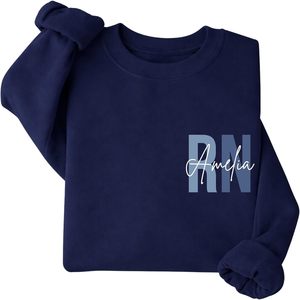 Sweat-shirt personnalisé RN avec nom, pull décontracté pour femme, cadeau pour les infirmières, tissu jersey, manches longues - Product Image 1