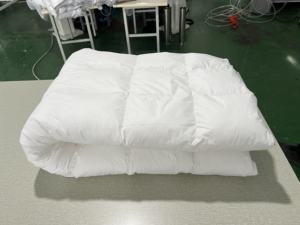 Machine de remplissage entièrement automatique pour housses de couette matelassées en <span class=keywords><strong>duvet</strong></span>/fibre à motif quadrillé, modèle haute précision - Product Image 6
