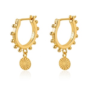 <span class=keywords><strong>Orecchini</strong></span> a Cerchio con Moneta e <span class=keywords><strong>Sole</strong></span> in Argento 925 Placcato Oro 18k di Alta Qualità Gemnel per Donna - Product Image 1