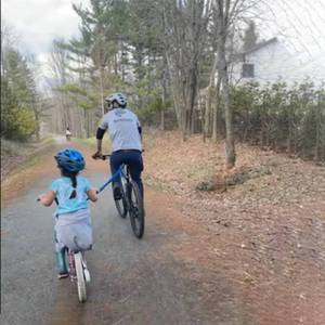 เชือกจูงจักรยานแบบ Tandem ยาว 1.8 เมตร แบบยืดหยุ่น สะท้อนแสง สำหรับปั่นจักรยานกลางแจ้ง พร้อมตัวเชื่อมต่อเพื่อความปลอดภัยของเด็ก - Product Image 2