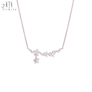 Nuovi prodotti di gioielleria fatti a mano di Design personalizzato catena in oro rosa massiccio 18 carati con pendente a forma di fiore con diamante reale per regalo da donna