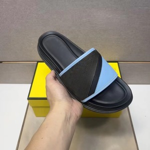 Sandalias de una Sola Tira para Hombre, Parte Superior de Cuero Genuino, Plantilla Acolchada Suave, Suela de Goma Gruesa, Transpirables, Ligeras, Punta Abierta - Product Image 1