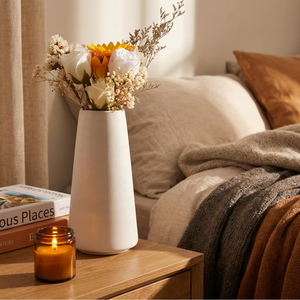 Vaso Minimalista in Ceramica Bianca con Finitura Sabbiata, Vaso <span class=keywords><strong>per</strong></span> <span class=keywords><strong>Fiori</strong></span> in Stile Nordico Moderno, Centrotavola <span class=keywords><strong>per</strong></span> Casa e Ufficio - Product Image 1