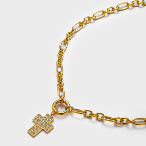 Collana YF5230 con Ciondolo a Croce in Zircone di Alta Qualità, Placcata in Oro 18K, Impermeabile, in Acciaio Inossidabile - Product Image 3