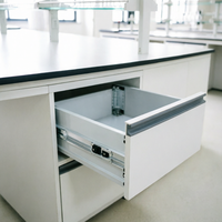 Table de travail en acier pour laboratoire industriel, pour salle d'essai et d'inspection