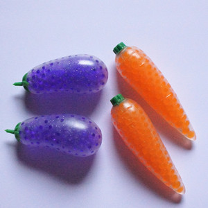 Jouets anti-stress en caoutchouc en gros : Balles colorées en forme de raisin et de fraise, jouets éducatifs en forme de fruits pour jeunes, balles anti-stress - Product Image 4