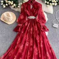 Robe élégante en mousseline à manches longues avec col montant et coupe ajustée, couleurs unies, pour l'été – Vente en gros