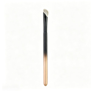 Pinceau à paupières en forme de faucille, poils d'animaux, tête angulaire pour estomper et sculpter les ombres latérales, manche en bois, pinceau de maquillage Cangzhou - Product Image 2