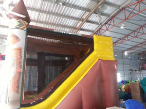 ปราสาทลมเป่าลมรูปหัวใจธีมความรัก เป็นมิตรกับสิ่งแวดล้อม ทำจาก PVC รับน้ำหนักได้ 800 กก. สำหรับเด็ก 12 คน เหมาะสำหรับสวนสนุกในเมือง - Product Image 6