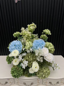 Centrotavola Floreale Personalizzato <span class=keywords><strong>Blu</strong></span> e Verde, Sfera di Fiori per Decorazioni Eventi - Product Image 2