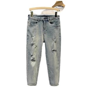 Jeans déchirés en gros, marque de mode masculine, version coréenne automne 2025, tendance, coupe slim, pantalon court de couleur claire - Product Image 1