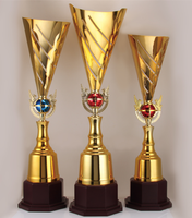 Jeux pour enfants Trophée de récompense en métal plaqué or personnalisé imprimé en typographie en gros par le fabricant pour les cadeaux de bienvenue