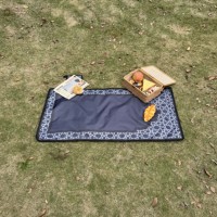 Tapis de prière musulman pliable, imperméable, imprimé avec logo personnalisé, pour camping, voyage, pique-nique, vente en gros d'usine