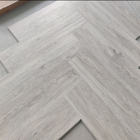 Revêtement de sol en vinyle SPC à chevrons, résistant à l'usure, moderne et luxueux, pour usage résidentiel, entrepôt et salle de sport - Revêtement de sol durable