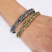 Bracelet à double tête de loup dragon nordique pour hommes avec nœuds celtiques Bracelet à la mode Viking en acier inoxydable plaqué or Bracelet à manchette ouverte