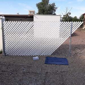 Ruban de clôture en PVC à installation facile, rouleau de 75 m, tissage rigide, pour la confidentialité, clôture en treillis métallique, blocage de la vue - Product Image 1