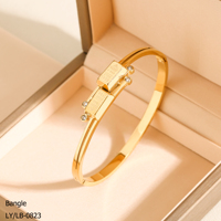 Nouveauté, bracelet carré en acier inoxydable plaqué or 18 carats de haute qualité, lisse et brillant, anti-allergique, pour femmes, unisexe