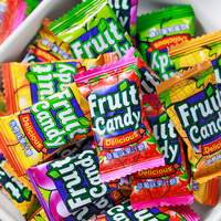 Vente en gros de bonbons à mâcher certifiés halal avec 10% de vrai jus de fruit, saveur sucrée et fruitée-emballage avec sac personnalisé