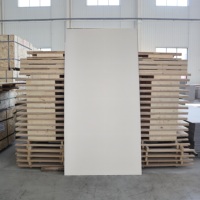 Panneau mural décoratif en PVC expansé léger et imperméable à motif tourbillon grain de bois, idéal pour la décoration intérieure