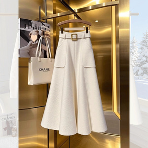 2025 semplice abito da donna a due pezzi di fascia alta nuovo stile coreano gonna All-Match Top Set Casual in tinta unita con motivo lavorato a molla - Product Image 4