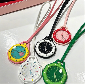 Nouvelle tendance de la mode : montre de <span class=keywords><strong>poche</strong></span> avec boîtier en plastique à quartz simulé, bracelet en PU, vente en gros personnalisée - Product Image 2