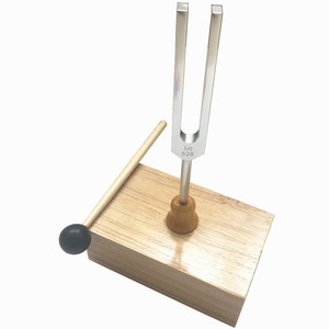 Qualité d'exportation, approvisionnement transfrontalier : Diapason de yoga en alliage d'aluminium 528 Hz avec boîtier en bois. - Product Image 5