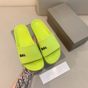 Sandalias de Diseñador al por Mayor, Sandalias de Verano para Mujer, Pantuflas de Playa de Lujo, Pantuflas Planas de Alta Calidad para Hombre - Product Image 3