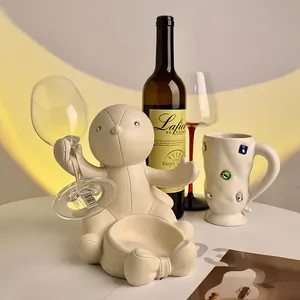 2023 새로운 디자인 현대 럭셔리 수지 토끼 와인 랙 와인 홀더 거실 와인 캐비닛 테이블 친구 휴일 선물