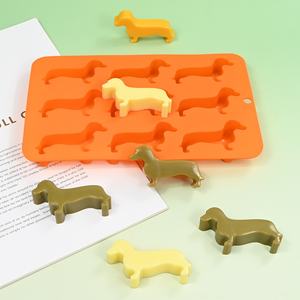 Moule à glaçons en silicone en forme de chien <span class=keywords><strong>teckel</strong></span> moule à gâteau de chiot jetable moule à glaçons au <span class=keywords><strong>chocolat</strong></span> - Product Image 3