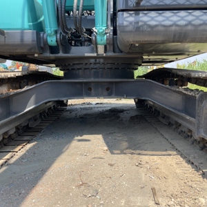 Excavatrice sur chenilles Kobelco SK140 d'occasion, 14 tonnes, système hydraulique complet, moteur, boîte de vitesses, faible nombre d'heures de fonctionnement, livraison mondiale - Product Image 5
