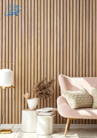 Panneau mural acoustique insonorisant en bois à lattes modernes avec dos en fibre de polyester pour bureau, maison, appartement, salon