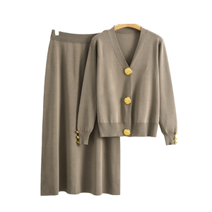 Set Wanita Mantel Musim Dingin Rajutan Kasual 2 Potong Set Wanita Grosir - Product Image 1