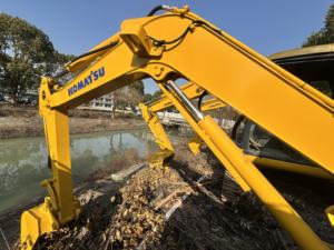 Escavatore Cingolato Idraulico Komatsu PC35 da 3 Tonnellate Usato in Buone Condizioni, Pronto per il Lavoro, con Garanzia di Due Anni - Product Image 3