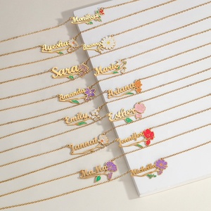 Collana personalizzata con lettere di fiori di 12 mesi con nomi personalizzati collana in acciaio inossidabile per donne - Product Image 1