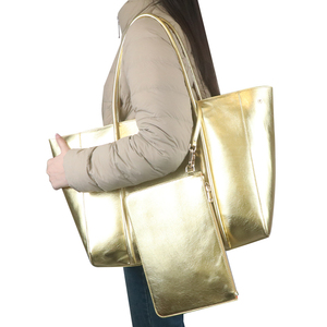 Bolso de Hombro de Cuero PU de Gran Capacidad, Metálico y de Lujo, Personalizado OEM, con Organizador Insertable y Juego de Bolsas a Juego - Product Image 1