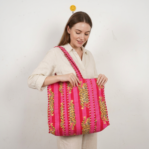 Sac fourre-tout à fermeture ouverte imprimé dame tigre vintage en coton matelassé pour femme à usage quotidien - Product Image 1