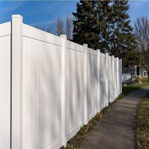 سياج بلاستيكي أبيض عالي الجودة من البي في سي وأعمدة بالجملة، ألواح سياج فينيل للخصوصية بطول 6 أقدام، سياج خارجي للحدائق - Product Image 1