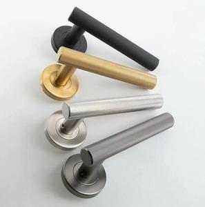 Poignée de porte à levier moleté moderne de luxe en acier inoxydable noir mat avec rosace carrée pour hôtels appartements - Product Image 3