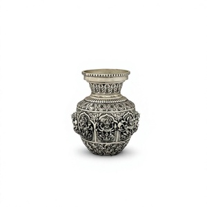 Kalash Ashtalakshmi à col haut sculpté avec des idoles de Lakshmi de très haute qualité - Product Image 1
