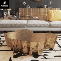Table basse de luxe Arbre de la Connaissance en laiton poli avec une patine antique gravée d'un motif d'arbre doré