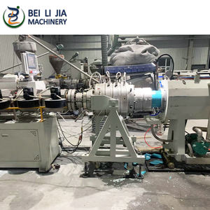 Ligne <span class=keywords><strong>de</strong></span> machine d'extrusion <span class=keywords><strong>de</strong></span> tuyaux d'alimentation en eau et <span class=keywords><strong>de</strong></span> drainage pour maison <span class=keywords><strong>de</strong></span> jardin en PVC, à vis simple, avec moteur à roulement et commande PLC - Product Image 5