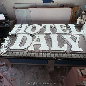 ป้าย<span class=keywords><strong>ไฟ</strong></span> LED แบบกำหนดเองพร้อมเอฟเฟกต์เพชร RGB แบบเจาะรูด้านข้าง ตัวอักษรเรืองแสง ป้ายอิเล็กทรอนิกส์สำหรับธุรกิจโรงแรม - Product Image 2