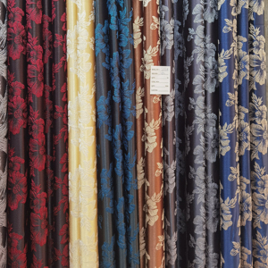 Vente en gros d'usine de tissus de rideaux jacquard de haute précision avec des <span class=keywords><strong>motifs</strong></span> de <span class=keywords><strong>fleurs</strong></span> fraîches, rideaux pour la maison - Product Image 1
