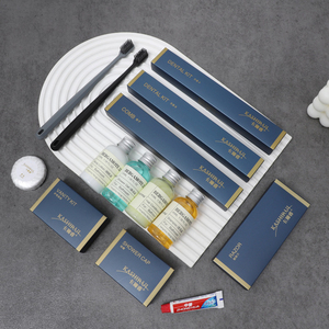 Articles de toilette personnalisés avec logo pour <span class=keywords><strong>hôtel</strong></span>, brosses à dents jetables, peignes, design portable, ensemble brosse à dents et peigne jetables - Product Image 1