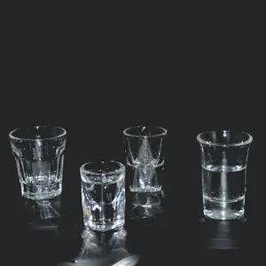 Toptan özelleştirilmiş likör votka Shot cam 30ml atış cam