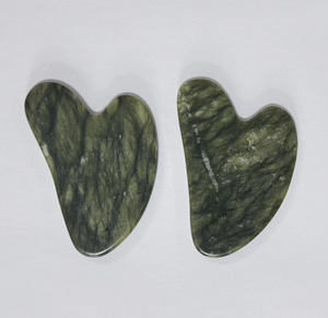 Outil de massage Gua Sha en jade Xiuyan naturel pour le visage et le corps - Product Image 5